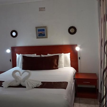 Palapye Rest Shade Bed And Breakfast מראה חיצוני תמונה