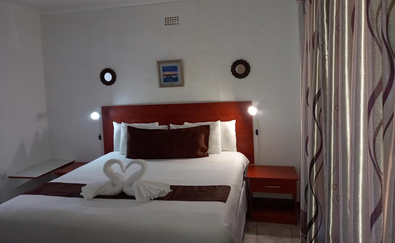 Palapye Rest Shade Bed And Breakfast מראה חיצוני תמונה